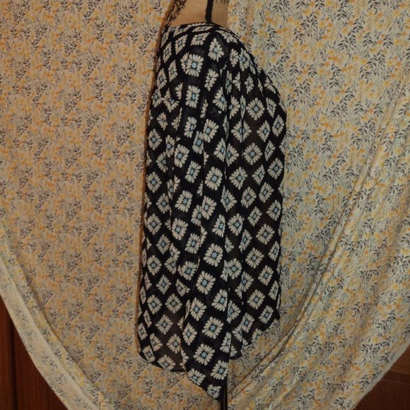 Tunic Style Top - Picture 5 of 7